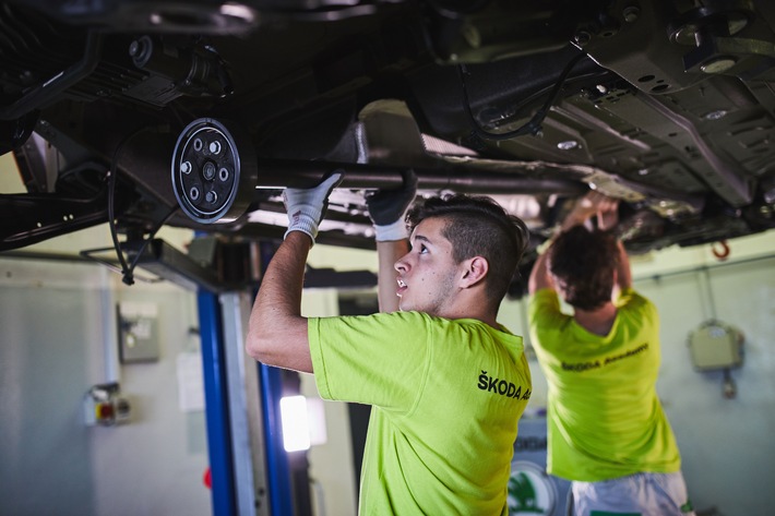 SKODA AUTO Berufsschule bietet erstklassige Ausbildungsprogramme für junge Nachwuchskräfte